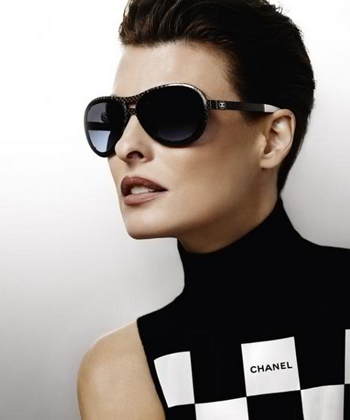 Линда Евангелиста в очках Chanel
