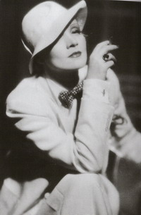 фото женского брючного костюма 20-х годов